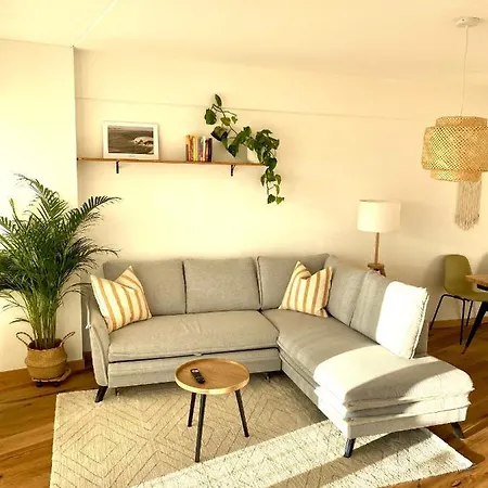 Apartment Butler Skyline Netflix *