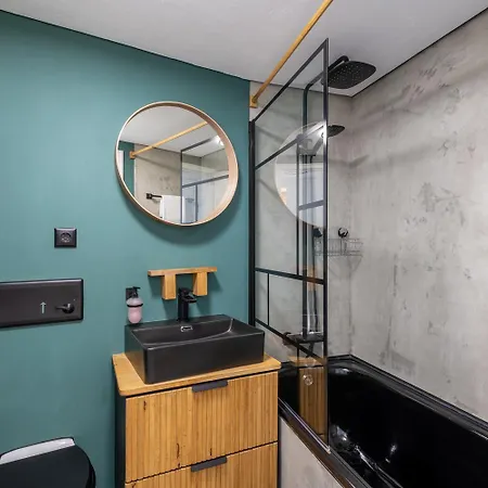 Butler Skyline Netflix *